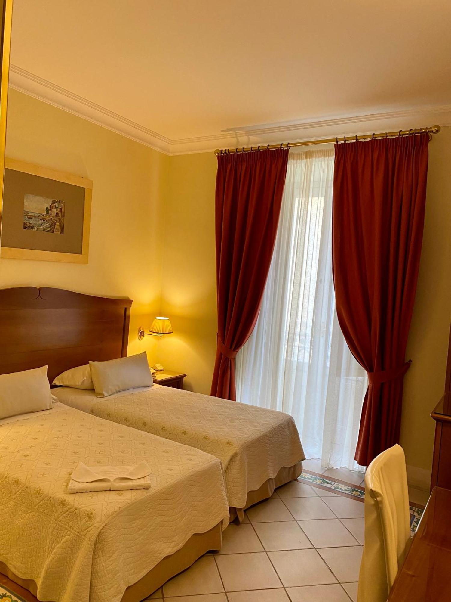 Hotel Akropolis - Museum Hotel Ταράντο Εξωτερικό φωτογραφία