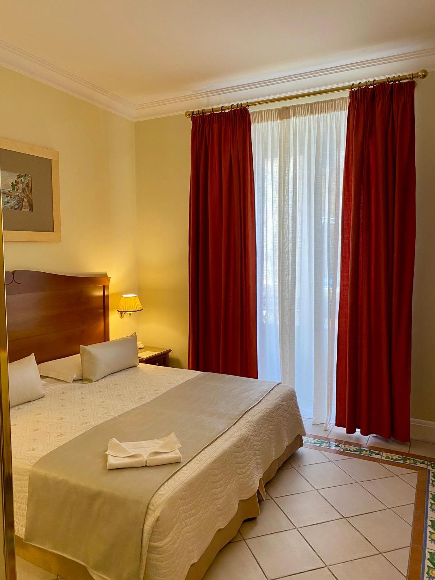 Hotel Akropolis - Museum Hotel Ταράντο Εξωτερικό φωτογραφία