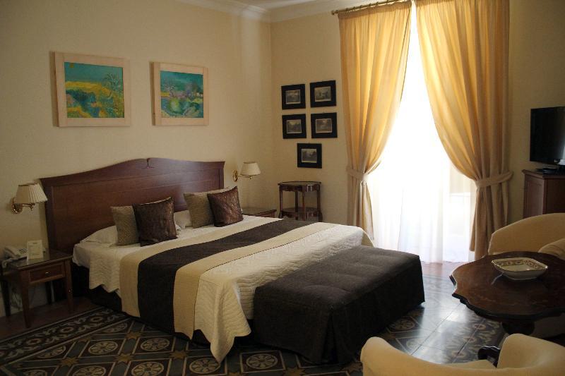 Hotel Akropolis - Museum Hotel Ταράντο Εξωτερικό φωτογραφία